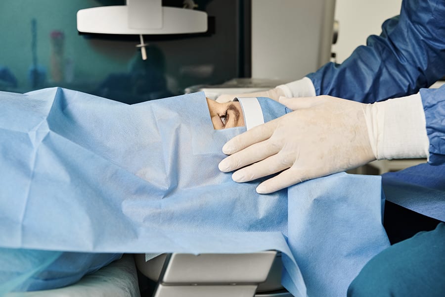 pkr vs lasik quelle solution choisir docteur maxime delbarre chirurgien ophtalmologiste specialiste chirurgie refractive cataracte montpellier