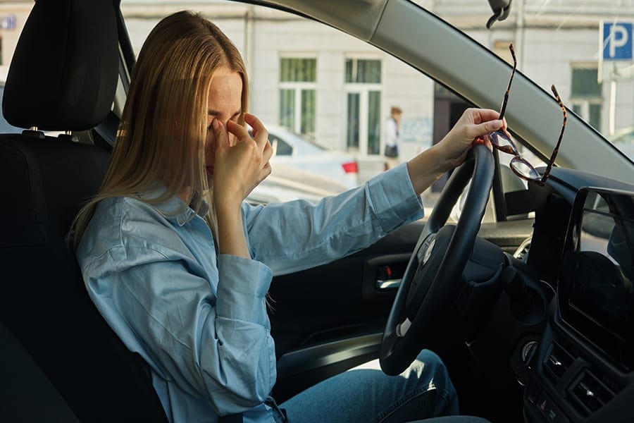 vision floue apres intervention smile docteur maxime delbarre chirurgien ophtalmologiste specialiste chirurgie refractive montpellier